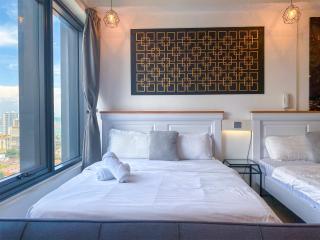 Tropicana 218 Macalister by YueLai Inn - 2