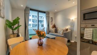 2 stop to CBD & Style 3B SplitLevel, 1Car P - 7