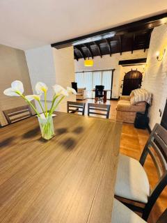 Casona en el corazón de Güemes, playa grande - Mar del Plata - 7