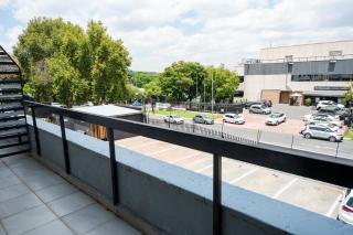 Rosebank Luxury Loft - 6