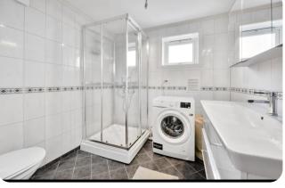 Cozy basement apartment with a view - 5