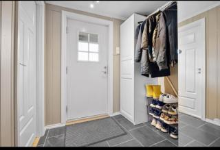 Cozy basement apartment with a view - 4