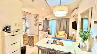 Tambuli Beach Studio Pool Netflix WiFi Washer Kitchen Private Balcony Sea and City View - Maribago - 0