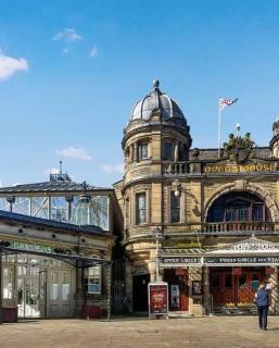 Pavilion Mews Luxury Apartment - 1