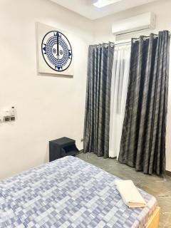 Élégant 3 pièces avec entrée personnelle à Fidjrossè, Cotonou, Wifi fibre et Parking - 7