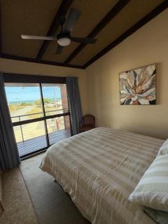 Salt & Sand Stay - 3