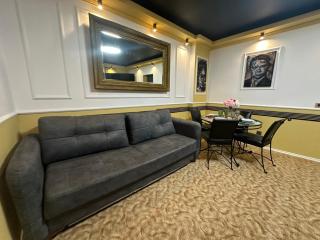 Courtyard Central Premium Apartment - 4