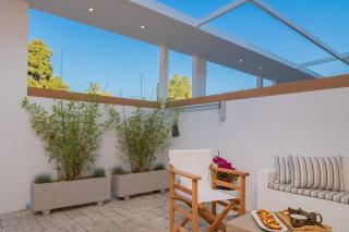 Suncourt Lux Rooms - 7