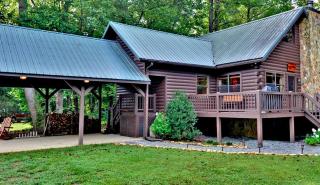 Luxurious Log Cabin Rental with a Fishing Pond in Cherry Log, Georgia - 0