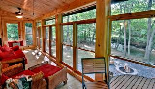 Luxurious Log Cabin Rental with a Fishing Pond in Cherry Log, Georgia - 4