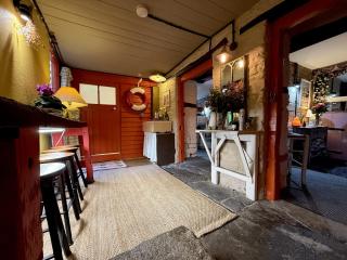 Charming two-bedroom apartment, One Drake Road, Tavistock - 8