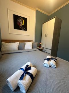 Courtyard Central Premium Apartment - 7