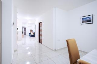 Modern 2 Bedroom Apartment with Balcony - Xemx Residence - 5