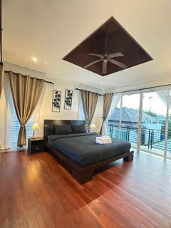 The White House Kamala II - 7