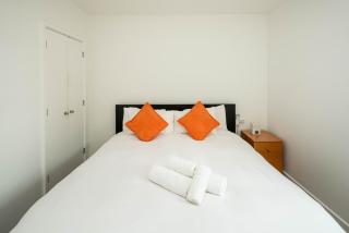 Central London Gem: Modern 1BD with Balcony - 3