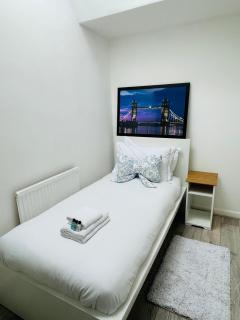 London Road, Headington, OX3 7RD - 5