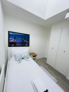 London Road, Headington, OX3 7RD - 2