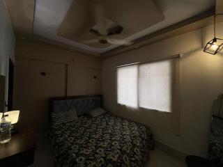 Luxury 2BR DHA Apartment Near Sea View - 8