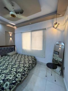 Luxury 2BR DHA Apartment Near Sea View - 6