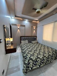 Luxury 2BR DHA Apartment Near Sea View - 5