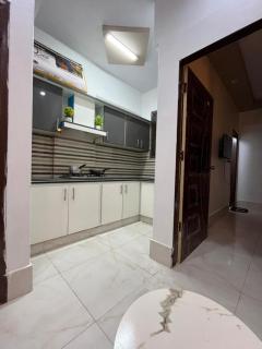 Luxury 2BR DHA Apartment Near Sea View - 4