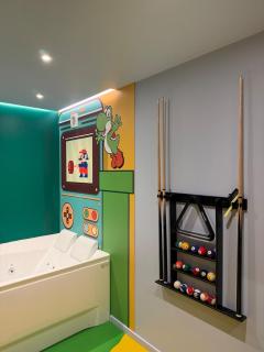 Retro Gaming Corner - Arcade Games - Jacuzzi - Sauna - Switch 2 - 5