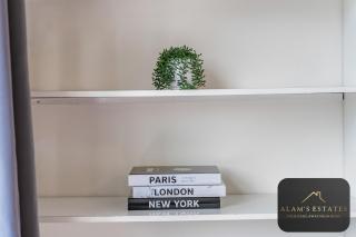 Roundhay Home 4-Bed with Free Parking WI-FI - 4