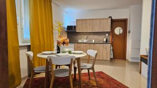 Turecka 49 Apt 2 - 7