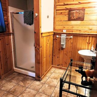 Charming Cabin Rental Perfect for Couples in Carroll County, Arkansas - 4