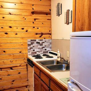 Cozy Cabin Retreat Close to Rivers and Lakes in Eureka Springs, Arkansas - 5