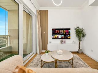 Luxury 3BHK w Floating Bed in Dubai Marina Man 2501 - 3