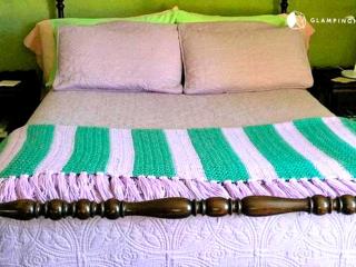 Luxurious Riverfront Cottage with a Hot Tub and a Fireplace near the Twin Lakes, Connecticut - 1