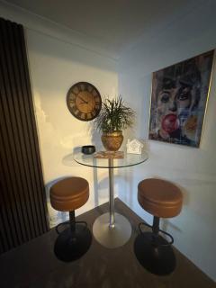 Luxury entire apartment with free parking - 7