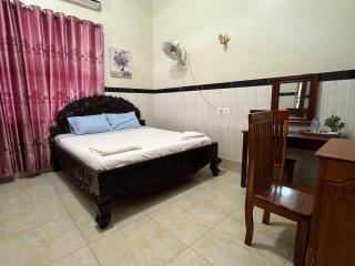 Mohaleap Shanghai Guest House - 1