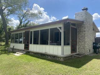 Wonderful Riverside Retreat in Wimberley, Texas, for Glorious Glamping Getaways - 0