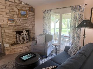 Wonderful Riverside Retreat in Wimberley, Texas, for Glorious Glamping Getaways - 9