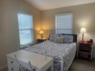 Wonderful Riverside Retreat in Wimberley, Texas, for Glorious Glamping Getaways - 7