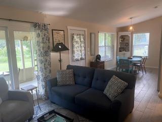 Wonderful Riverside Retreat in Wimberley, Texas, for Glorious Glamping Getaways - 5