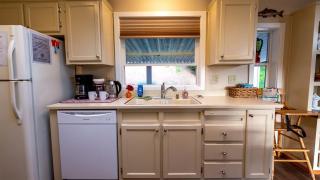 Cozy Waterfront Cottage with Hot Tub in Lakeside, Oregon - 1