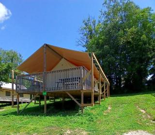 Charming Tented Cabin Placed in a Selcuded Area in Logan, Ohio - 7