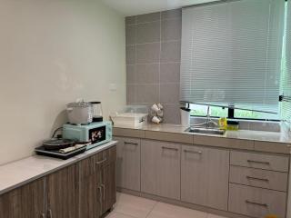 Big Big Big family escape 4BR side pool view, Ipoh - 2