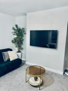 2 Bedroom Cosy Apartment in Strood High Street - 8