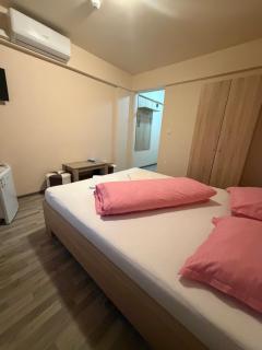 Camera Self Check-In, Non Stop - 8