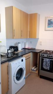 Central Glastonbury Apartment - 8