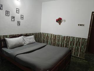 KMT Ooty villa mangal niketen - 4