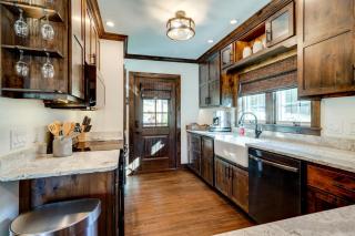 Old Stone Cottage Retreat in the Heart of Missouri - 4