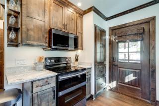 Old Stone Cottage Retreat in the Heart of Missouri - 2