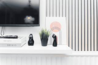 The Luxe Lounge 2Bed 2Bath Sauna and Private Cinema - 4