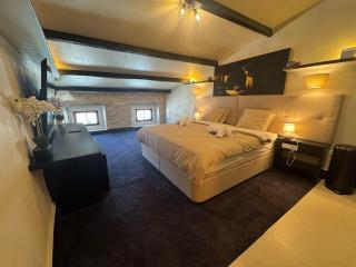 Auberge Nostradamus, Apartment 5 - 7