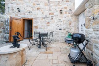 MINIQ HOMES 105 - Garden Cinema, BBQ, Foça Center 2BR Stone Home - 3
